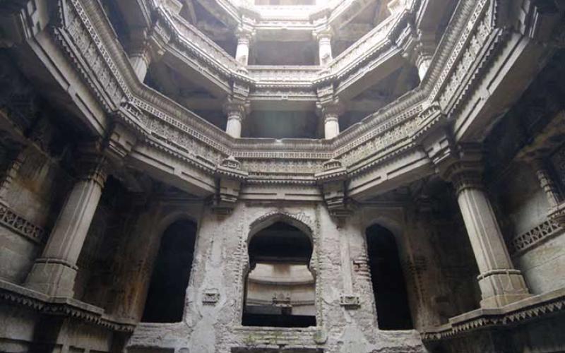 Adalaj Ni Vaav